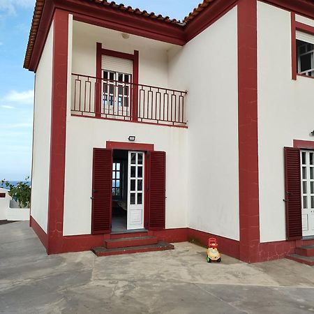 Villa Kai Casa Frente Al Mar Y Completamente Restaurada Санта Круз да Флорес Екстериор снимка